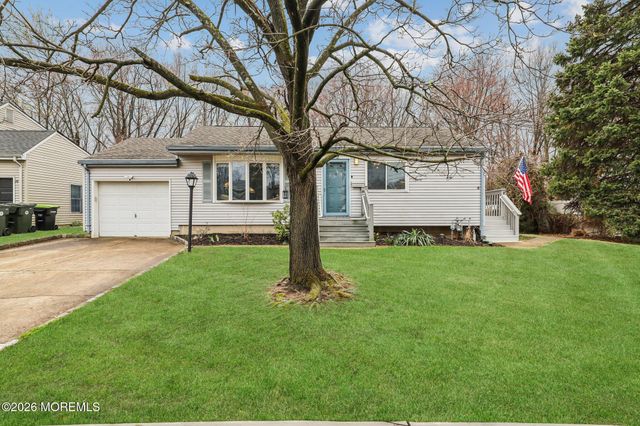 42 Parkview Drive, Hazlet, NJ 07730