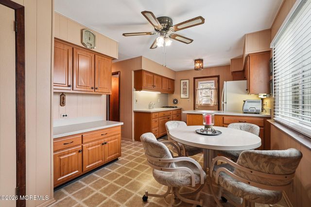 42 Parkview Drive, Hazlet, NJ 07730