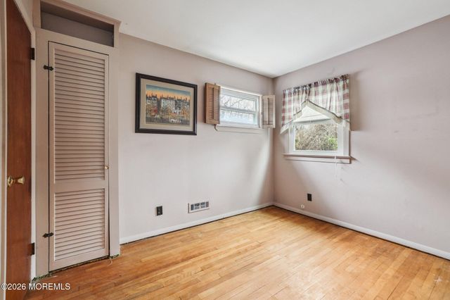 42 Parkview Drive, Hazlet, NJ 07730