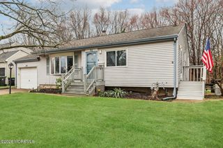 42 Parkview Drive, Hazlet, NJ 07730