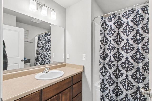 214 Breezy Grass Way, Madison, WI 53718
