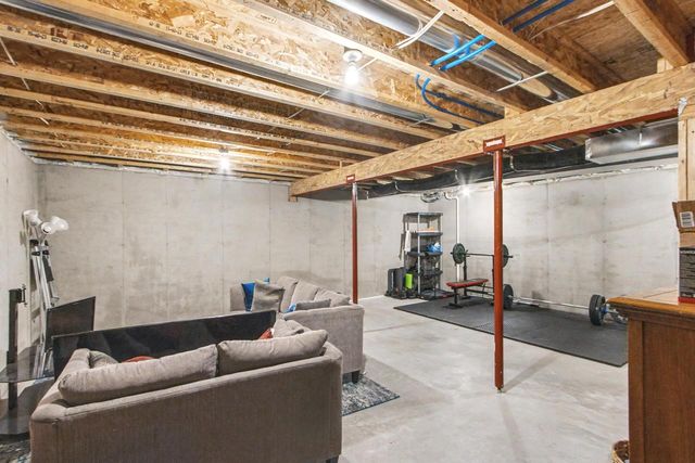 214 Breezy Grass Way, Madison, WI 53718