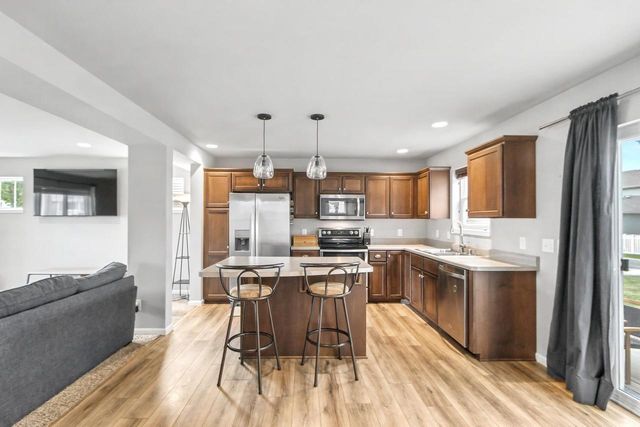 214 Breezy Grass Way, Madison, WI 53718