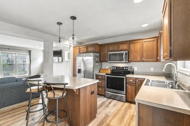 214 Breezy Grass Way, Madison, WI 53718