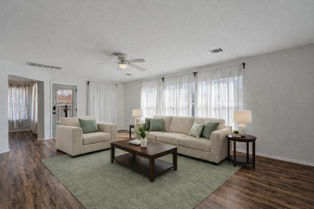 663 Reggie Jackson TRL, Round Rock, TX 78665