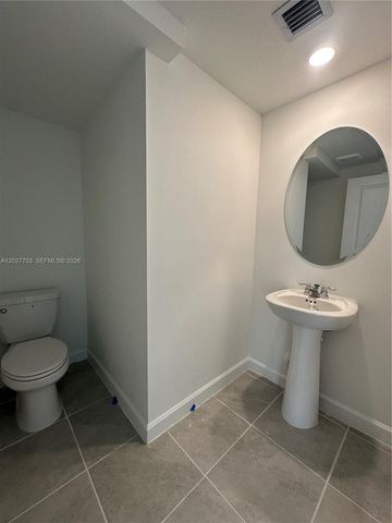 643 SE 15th St, Homestead, FL 33034