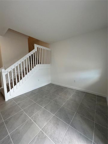 643 SE 15th St, Homestead, FL 33034