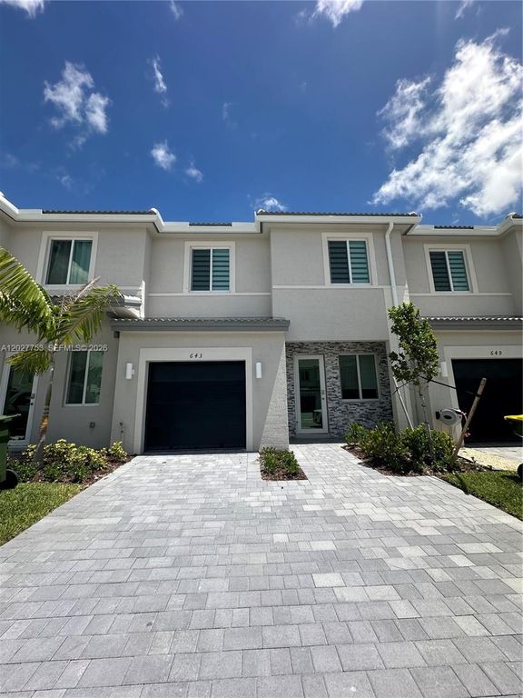 643 SE 15th St, Homestead, FL 33034