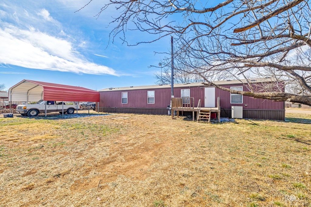 Image 18 of property listing at 10290 Cottontail Lane, San Angelo, TX 76903