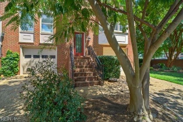 2 Miles Cary MEWS, Hampton, VA 23669