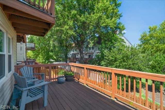 2 Miles Cary MEWS, Hampton, VA 23669