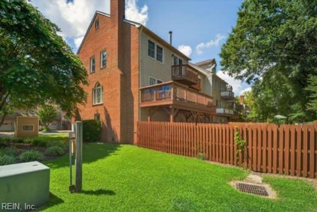 2 Miles Cary MEWS, Hampton, VA 23669