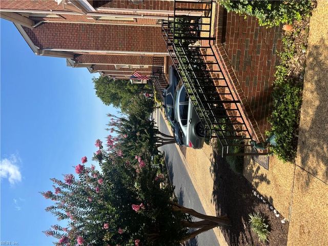 2 Miles Cary MEWS, Hampton, VA 23669