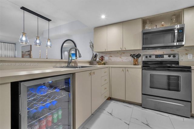 4429 SW 70th Ter, Davie, FL 33314