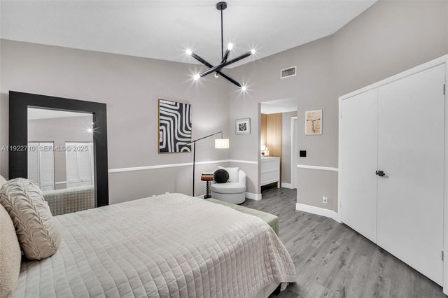 4429 SW 70th Ter, Davie, FL 33314