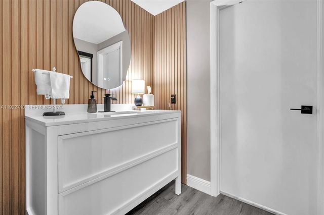 4429 SW 70th Ter, Davie, FL 33314