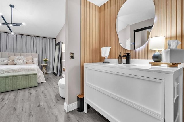 4429 SW 70th Ter, Davie, FL 33314