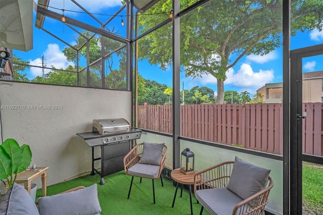 4429 SW 70th Ter, Davie, FL 33314