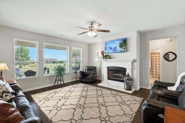2407 County Road 4010, Decatur, TX 76234