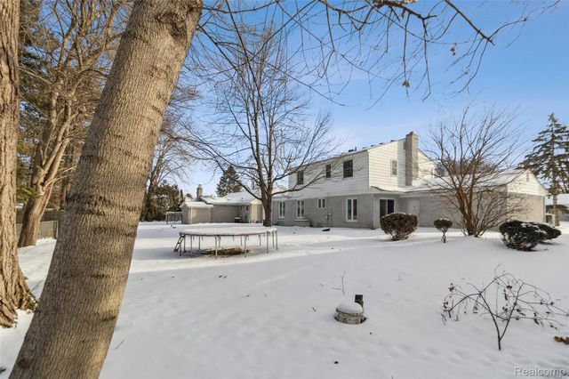 39735 Bonnie Court, Clinton Charter Township, MI 48038