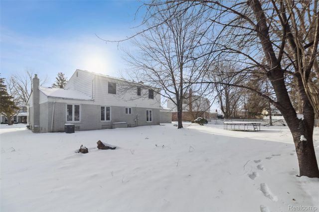 39735 Bonnie Court, Clinton Charter Township, MI 48038