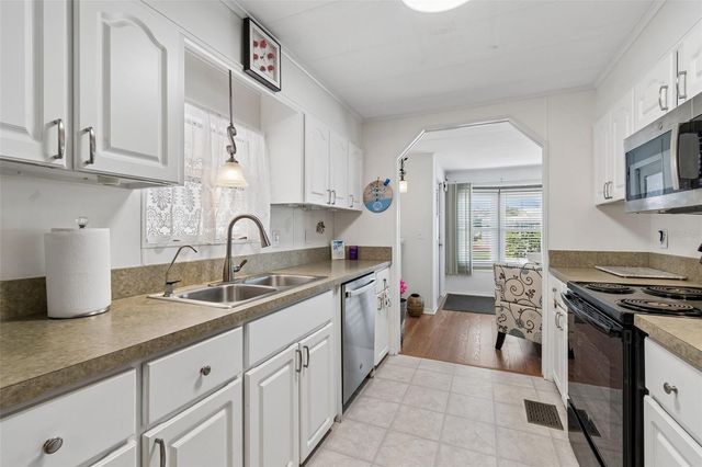133 CEDAR DRIVE, Palm Harbor, FL 34684