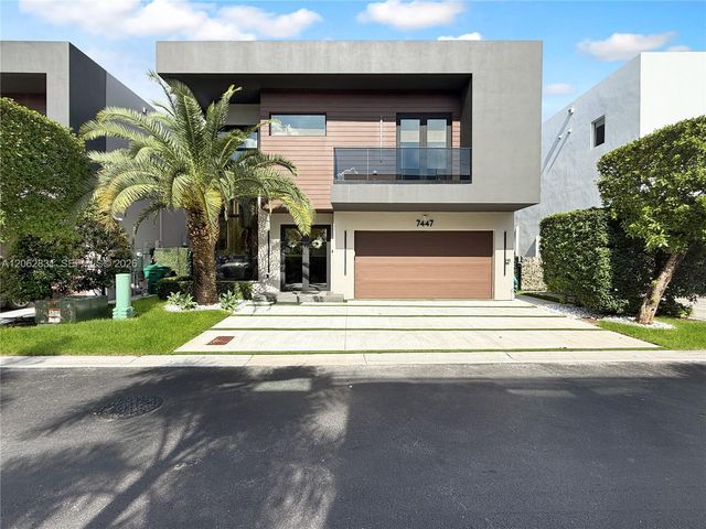 7447 NW 97th Ct, Doral, FL 33178