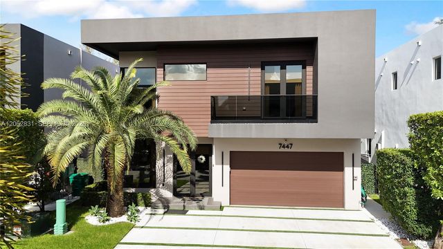 7447 NW 97th Ct, Doral, FL 33178