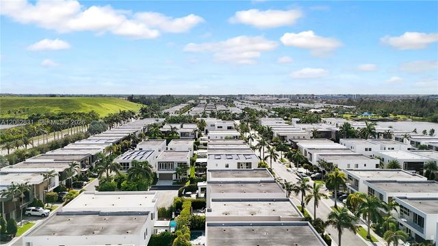 7447 NW 97th Ct, Doral, FL 33178