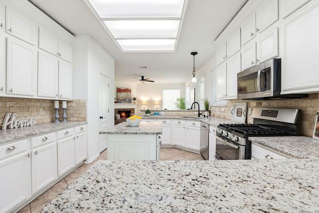 22422 Sierra Blanca, San Antonio, TX 78259