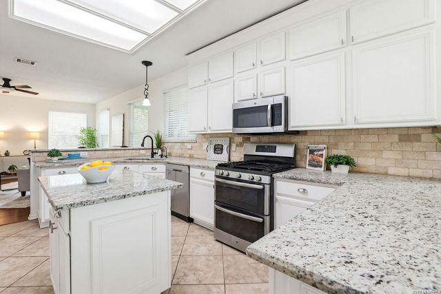 22422 Sierra Blanca, San Antonio, TX 78259