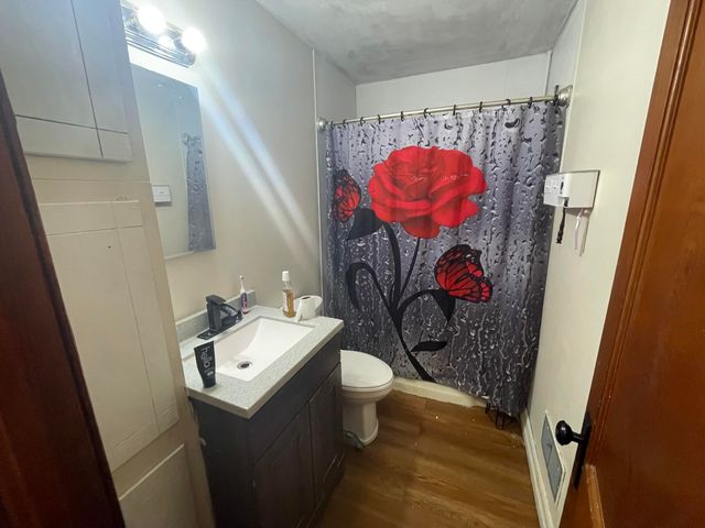 828 S Glenn Avenue, Springfield, MO 65802