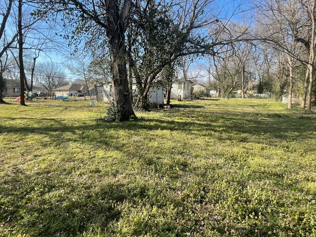 828 S Glenn Avenue, Springfield, MO 65802