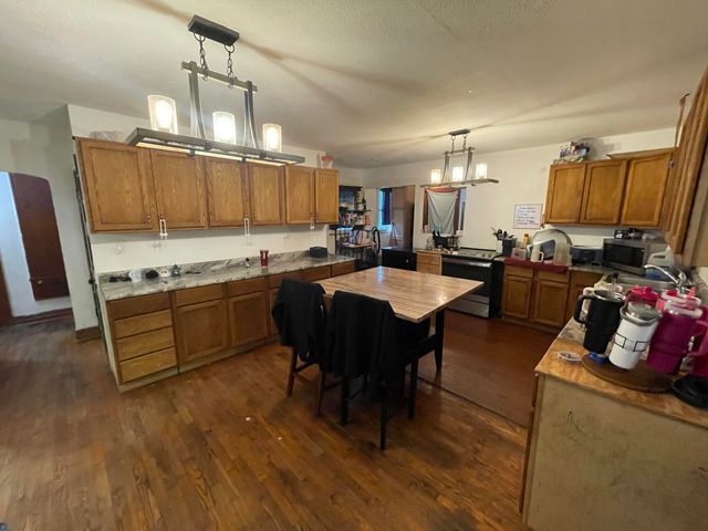 828 S Glenn Avenue, Springfield, MO 65802