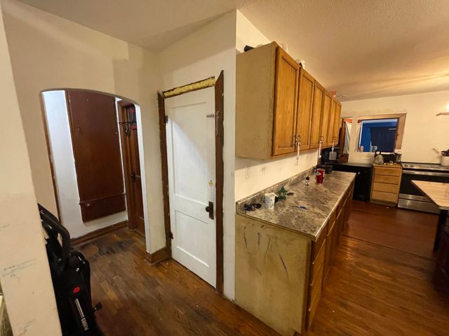 828 S Glenn Avenue, Springfield, MO 65802