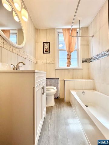 91 16th Street 2, Bayonne, NJ 07002