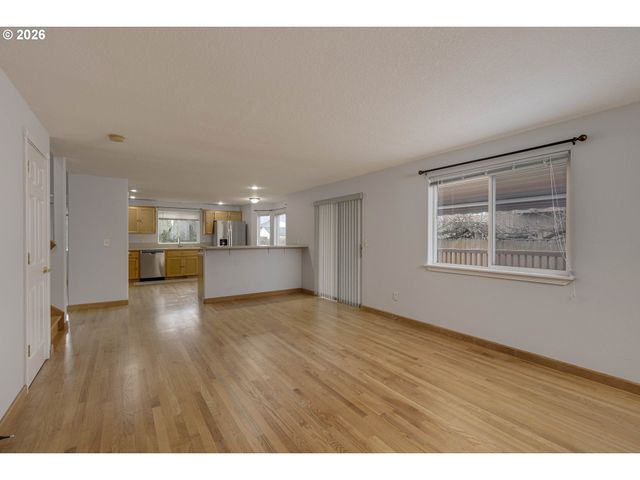 3205 Se HAMPTON Loop, Troutdale, OR 97060