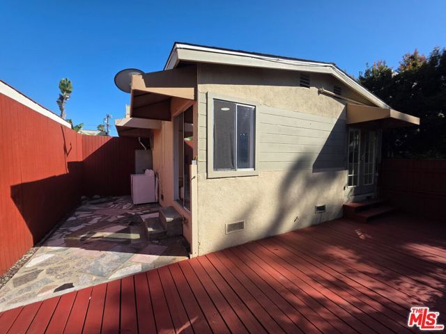 632 Santa Clara Avenue A, Los Angeles, CA 90291