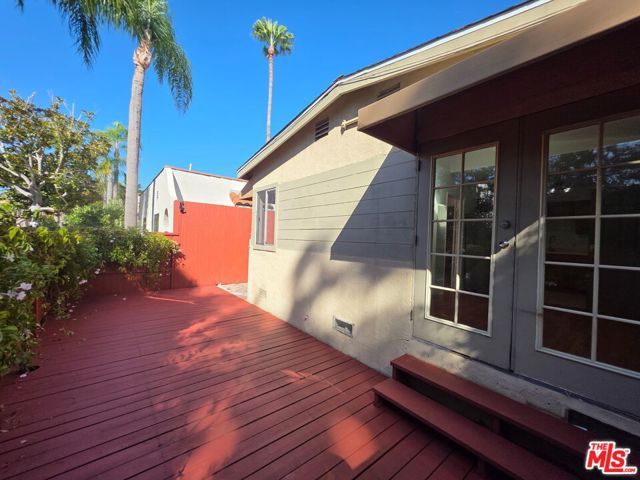632 Santa Clara Avenue A, Los Angeles, CA 90291