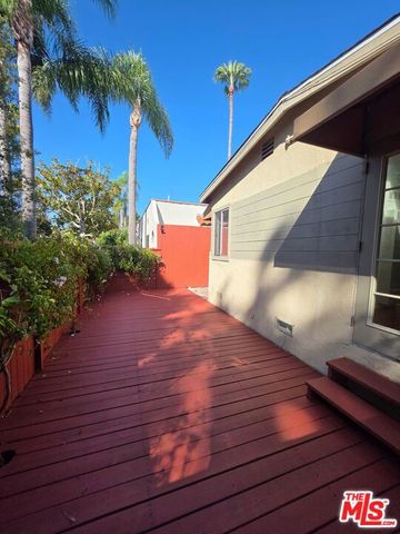 632 Santa Clara Avenue A, Los Angeles, CA 90291