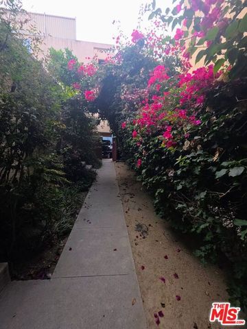 632 Santa Clara Avenue A, Los Angeles, CA 90291