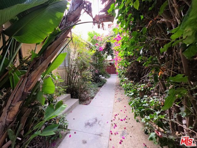 632 Santa Clara Avenue A, Los Angeles, CA 90291