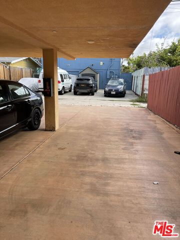 632 Santa Clara Avenue A, Los Angeles, CA 90291