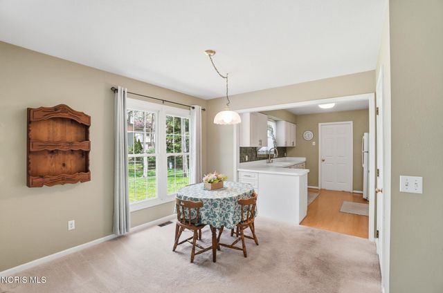 8240 Hidden Forest Drive, Holland, OH 43528