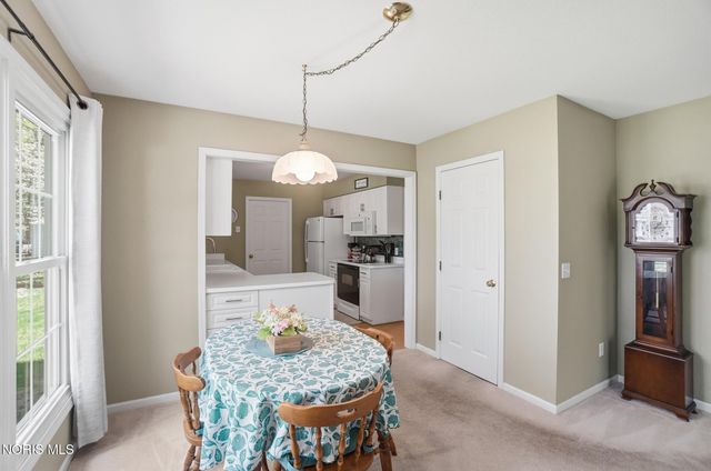 8240 Hidden Forest Drive, Holland, OH 43528
