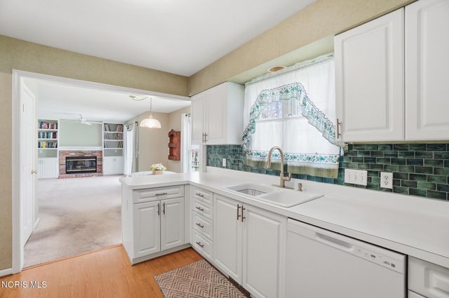 8240 Hidden Forest Drive, Holland, OH 43528