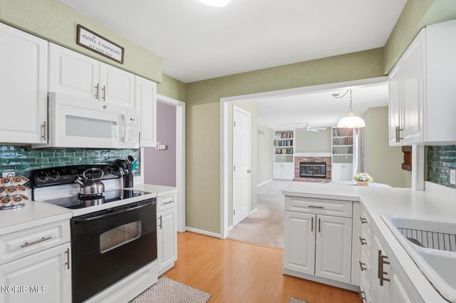 8240 Hidden Forest Drive, Holland, OH 43528