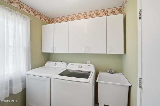 8240 Hidden Forest Drive, Holland, OH 43528