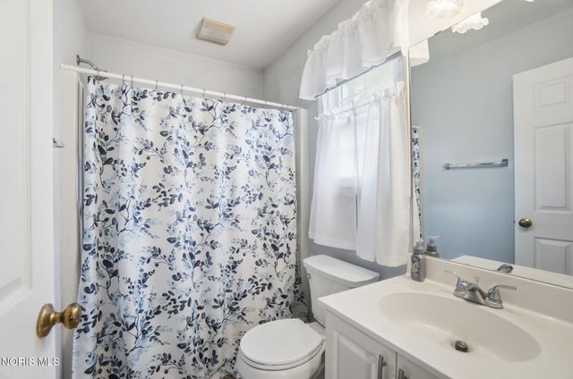 8240 Hidden Forest Drive, Holland, OH 43528
