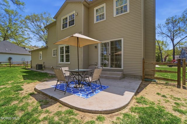 8240 Hidden Forest Drive, Holland, OH 43528
